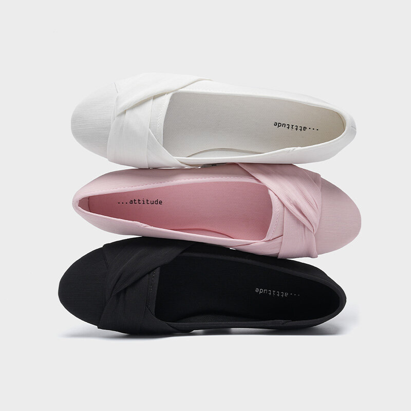Tre stycken ballerinaskor i olika färger från Attitude