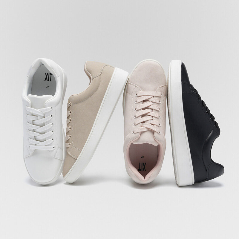Låga sneakers i olika färger från XIT