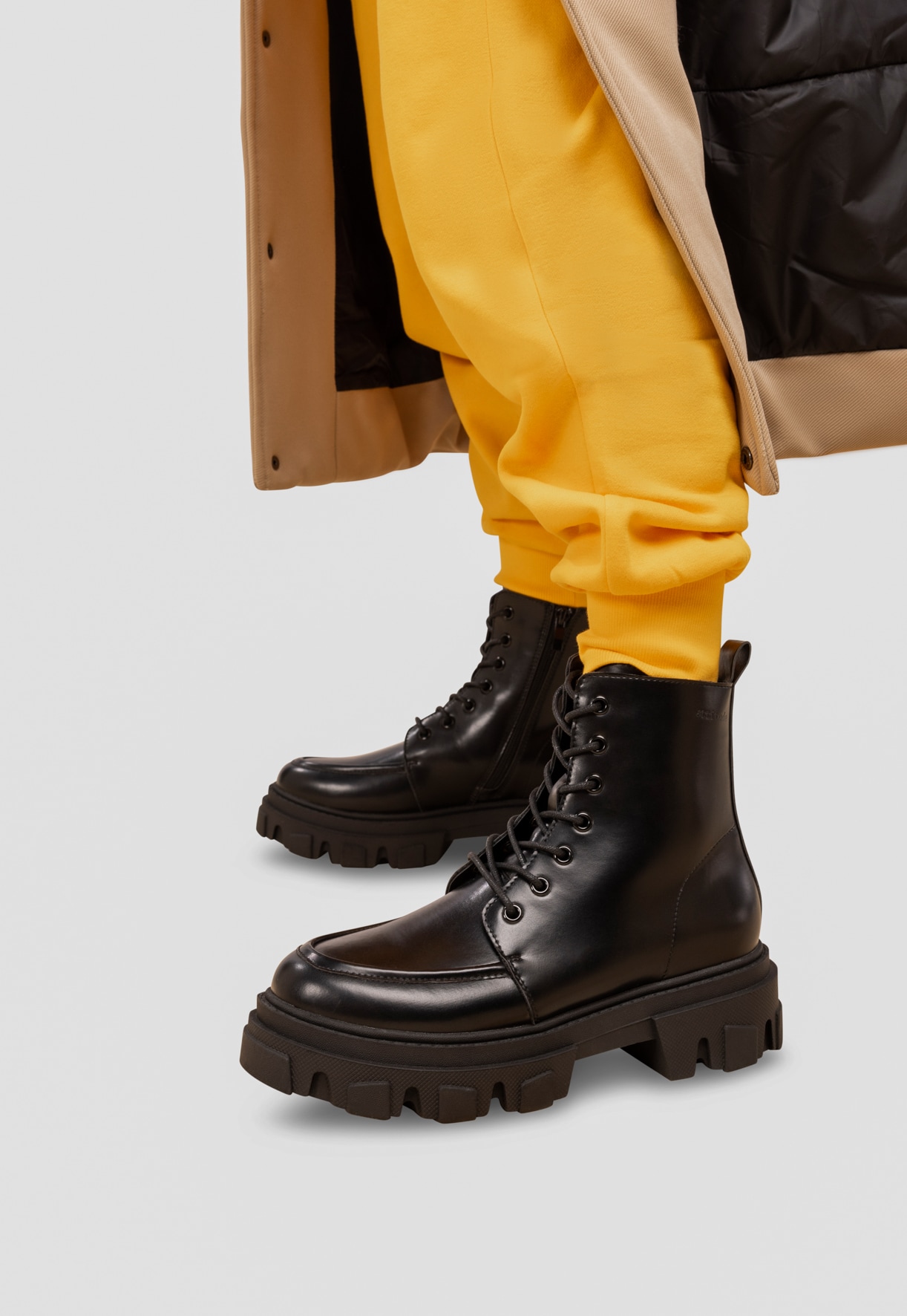 ATTITUDE, Kängor Svarta