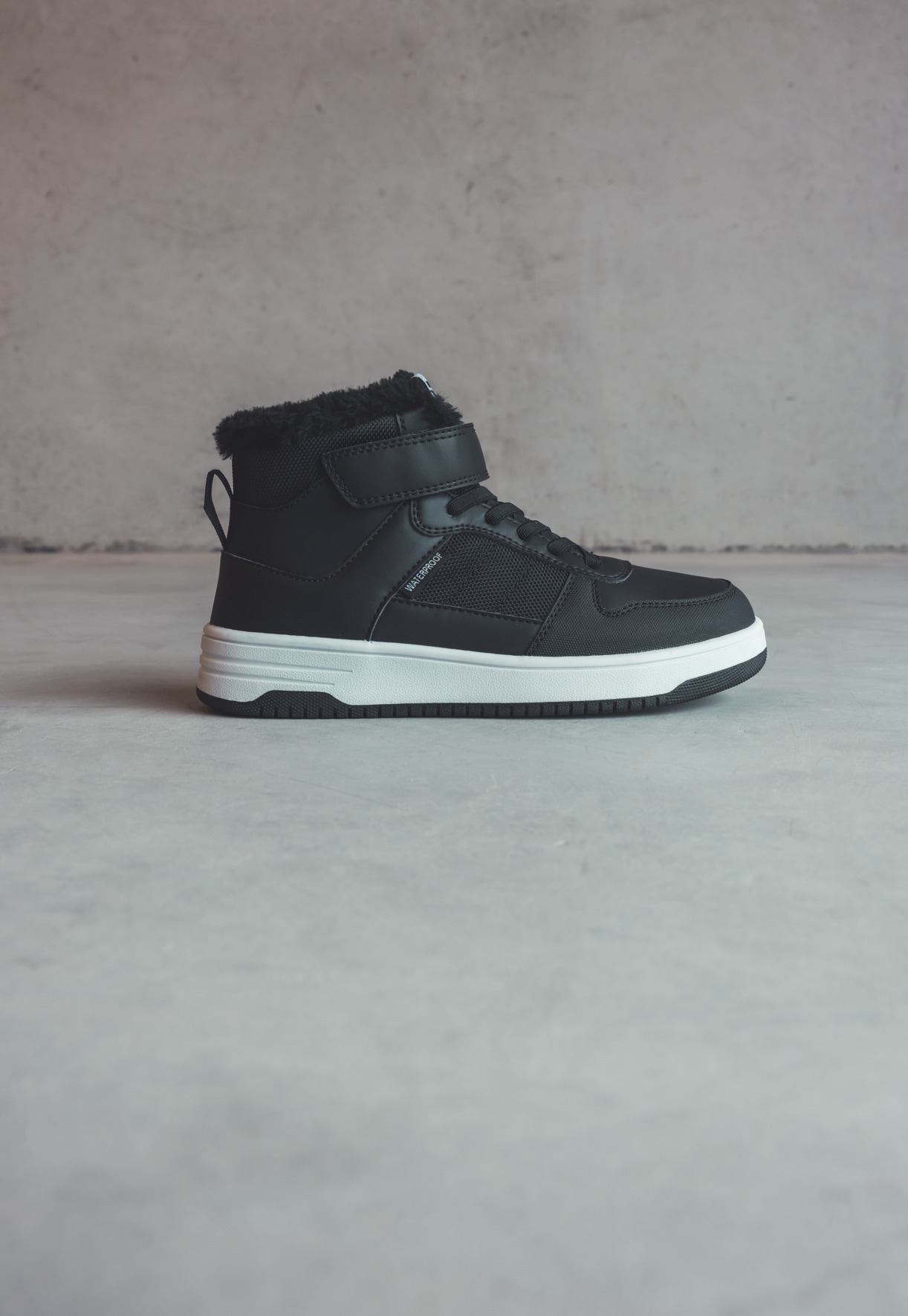 DINSKO, Varmfodrade höga sneakers waterproof Svarta