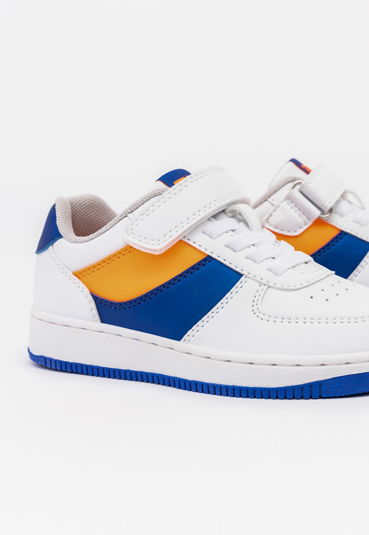 DINSKO, Sneakers Vita