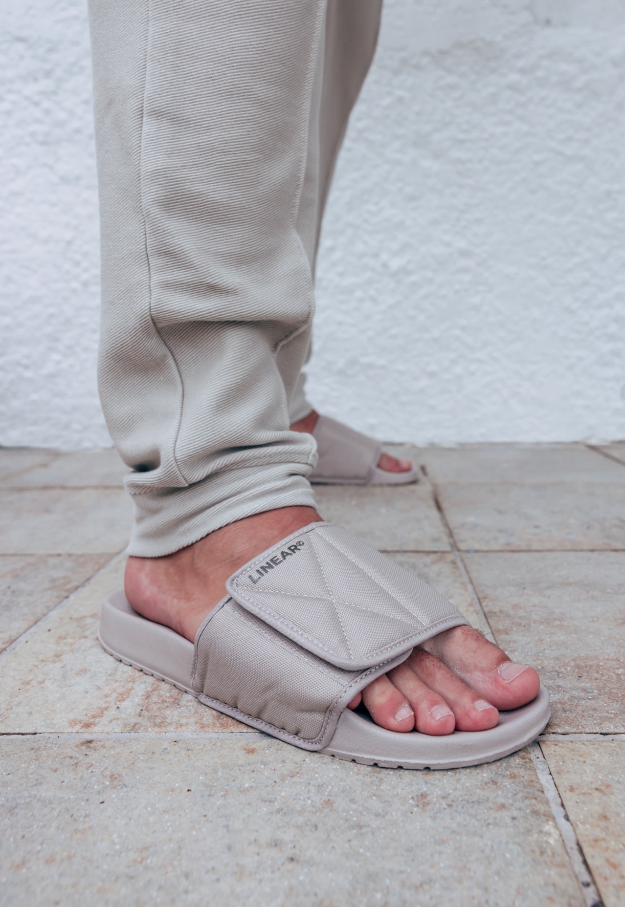 LINEAR, Tofflor Beigea