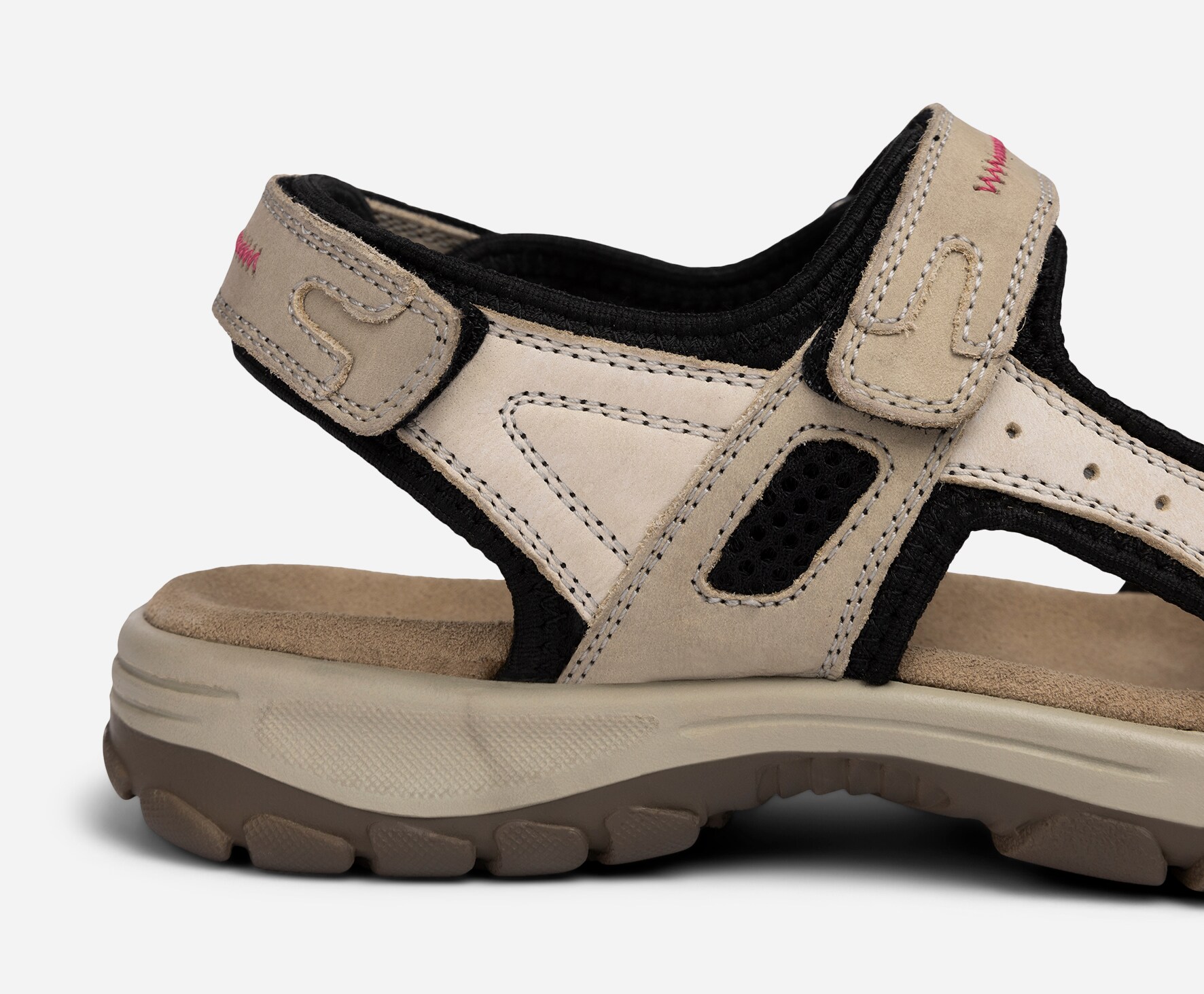 LINEAR, Sandaler med remmar Beigea