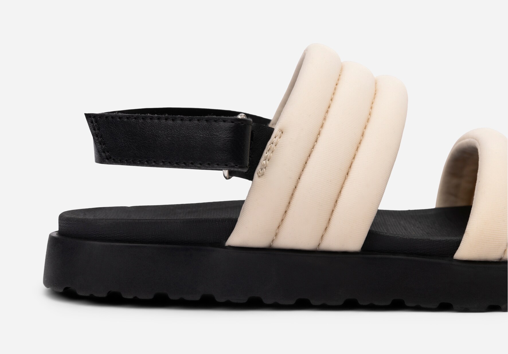 DINSKO, Sandaler Beigea