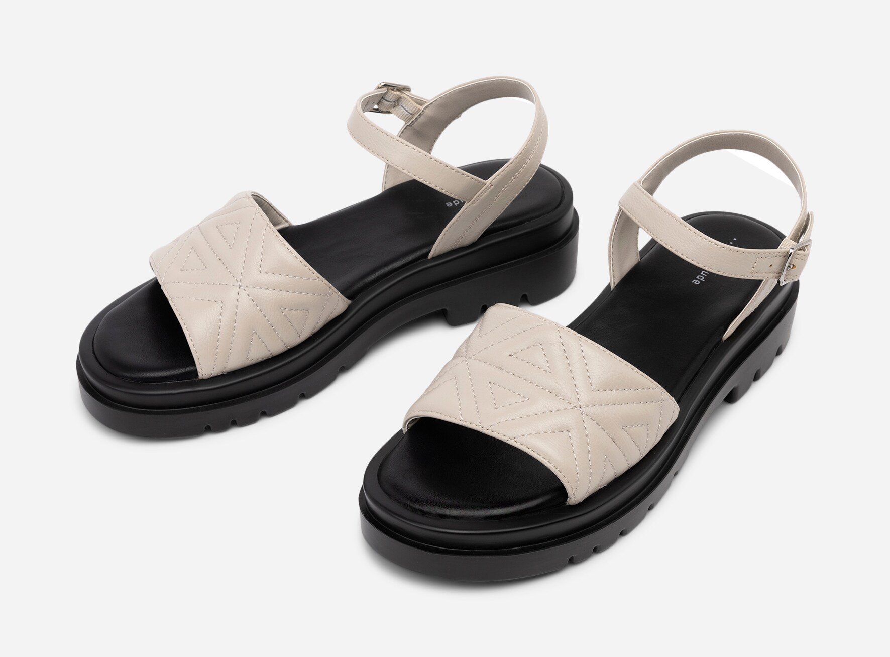 ATTITUDE, Sandaler med remmar Beigea