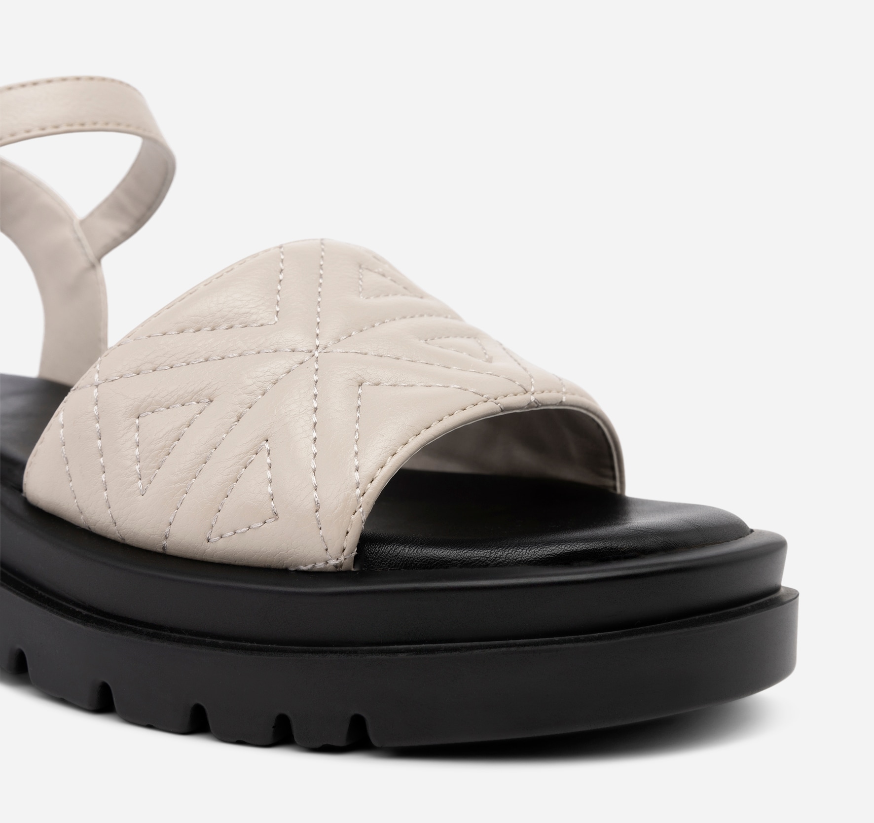 ATTITUDE, Sandaler med remmar Beigea