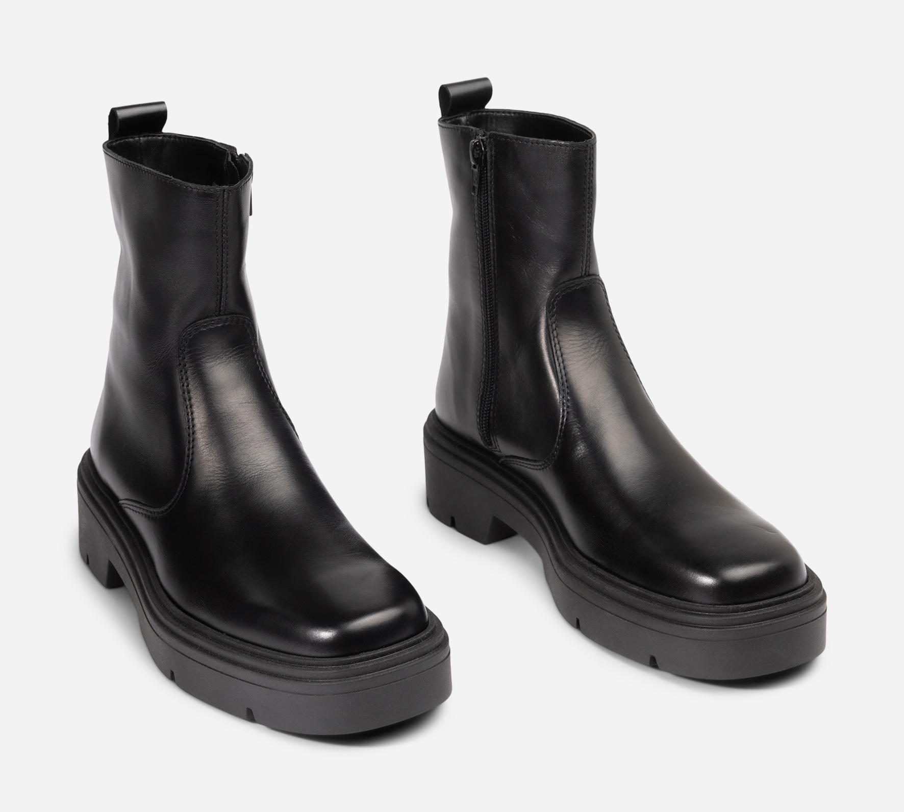 PACE, Boots Svarta