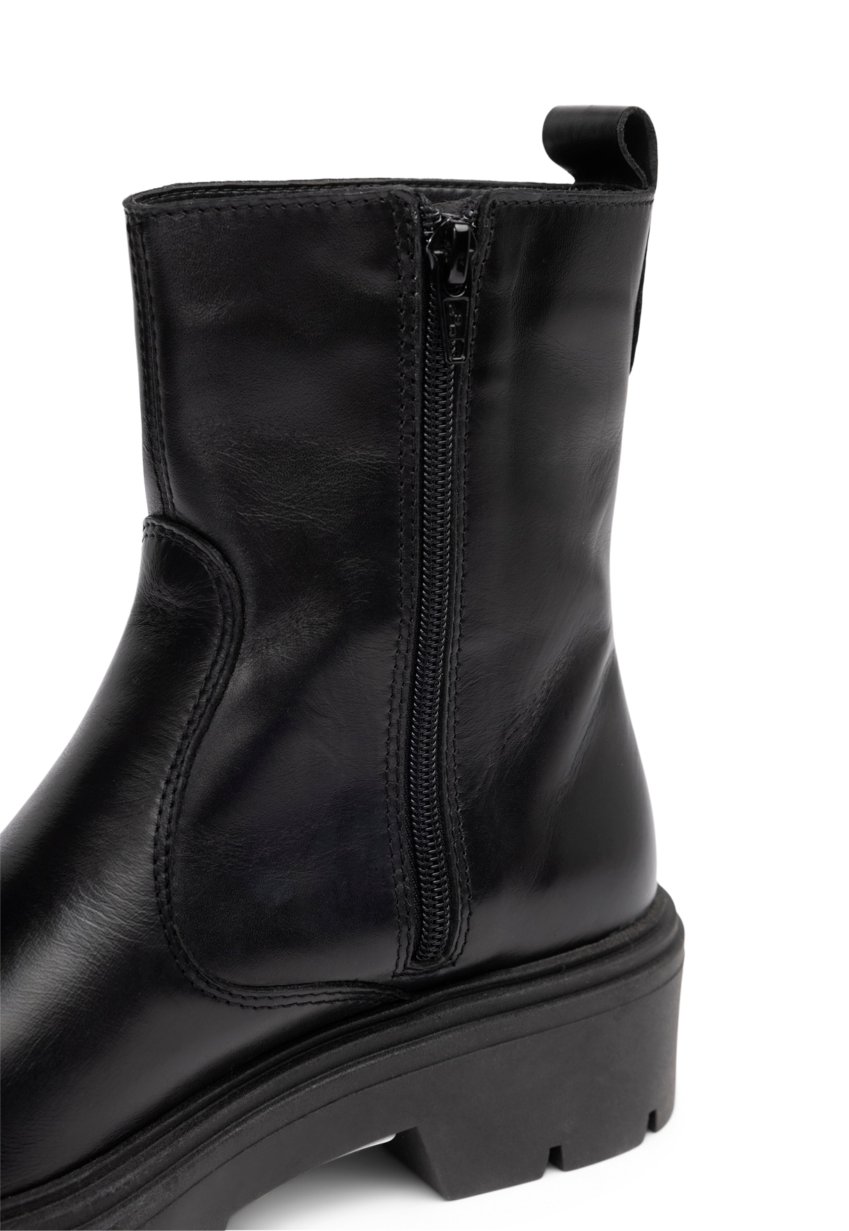 PACE, Boots Svarta