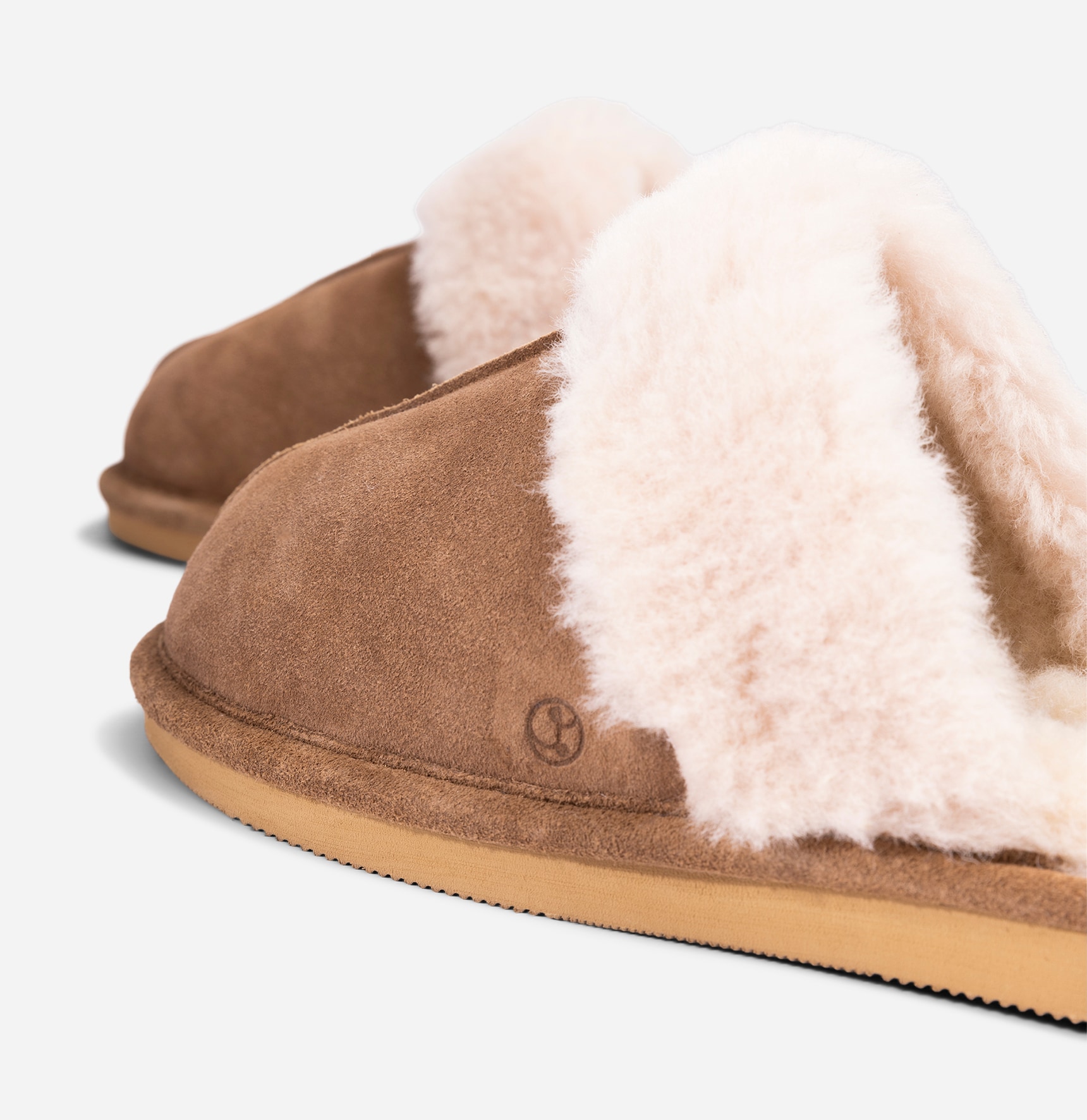 LINEAR, Tofflor Bruna