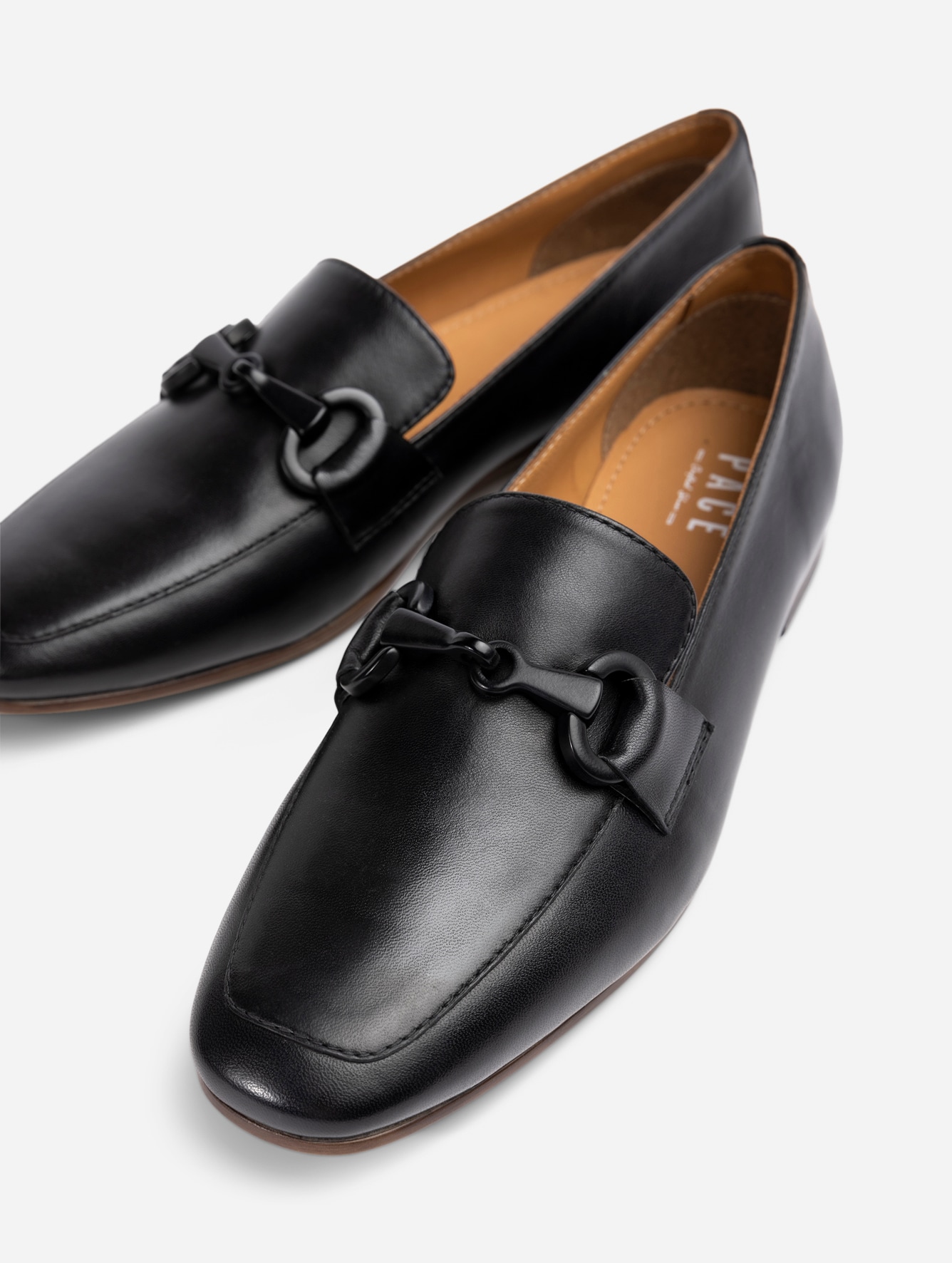 PACE, Loafers med spänne Svarta