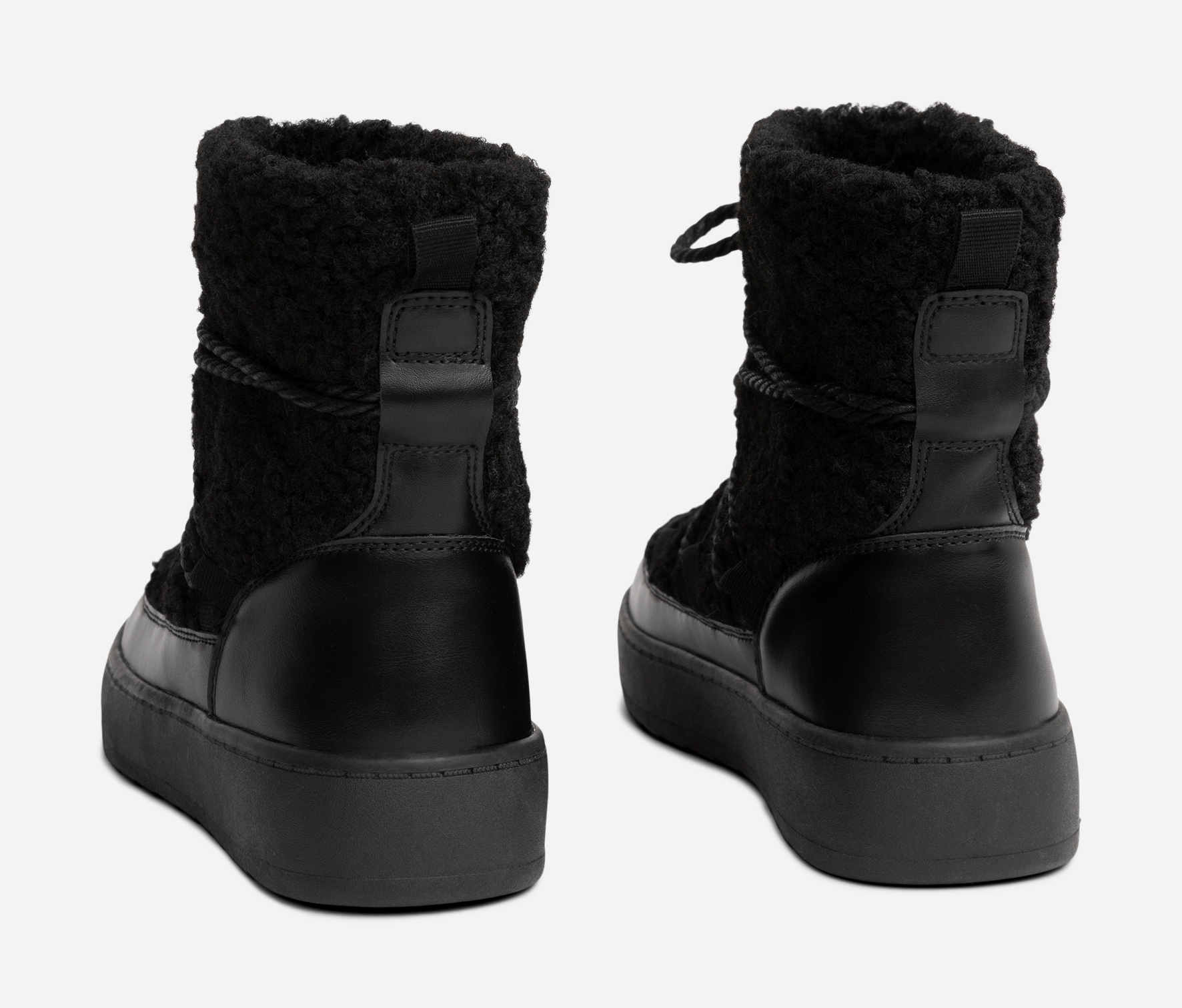 LINEAR, Boots Svarta