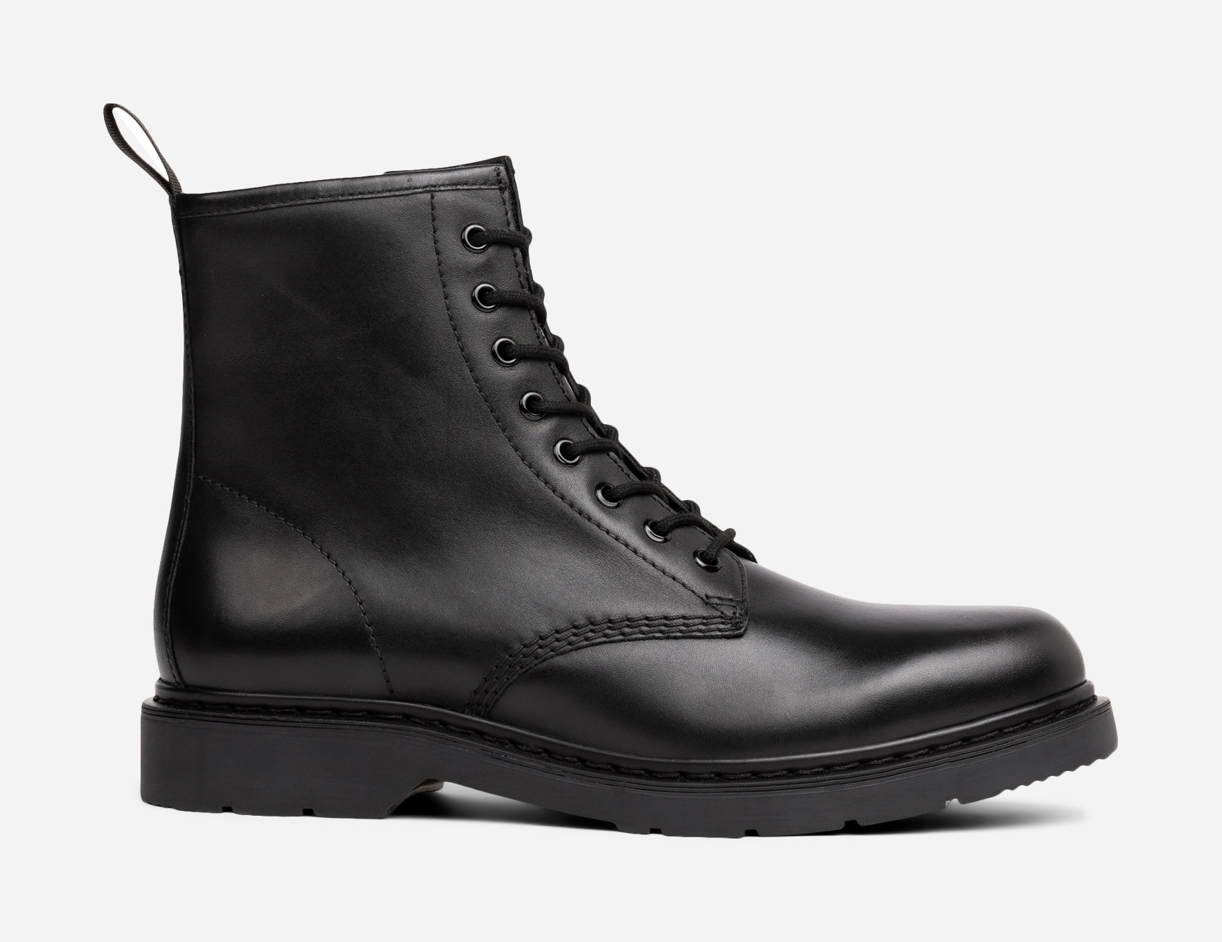PACE, Boots Svarta