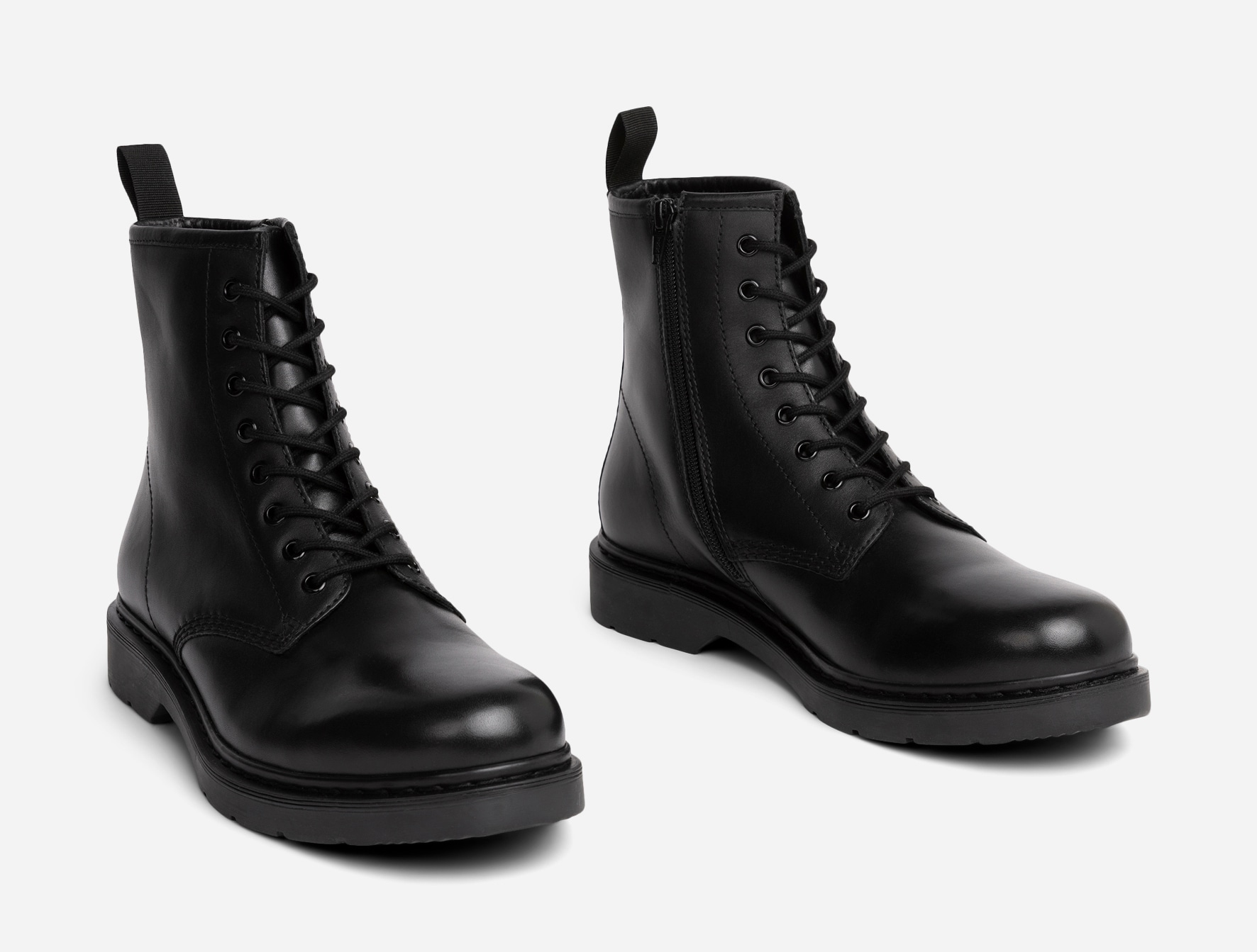 PACE, Boots Svarta