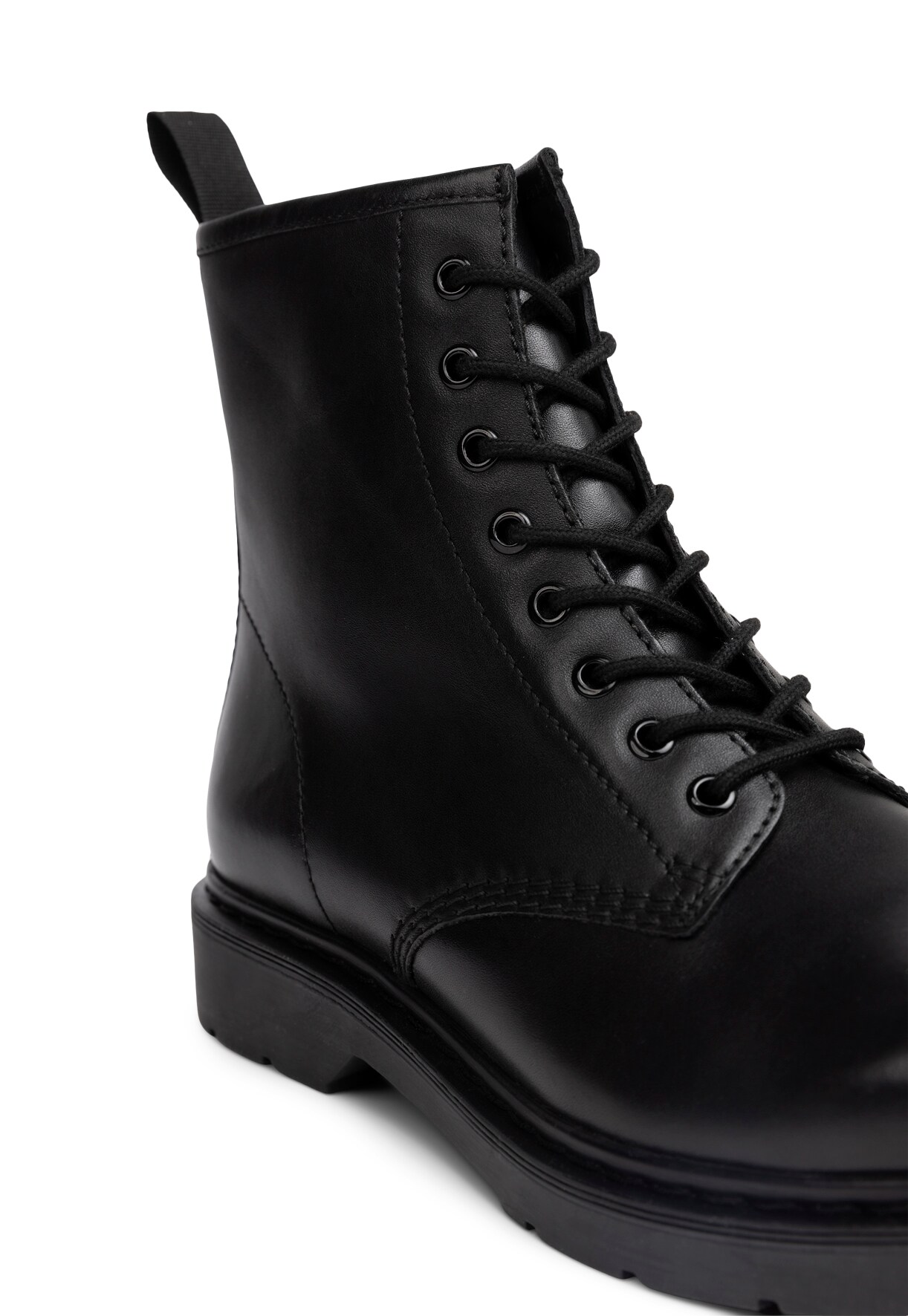 PACE, Boots Svarta