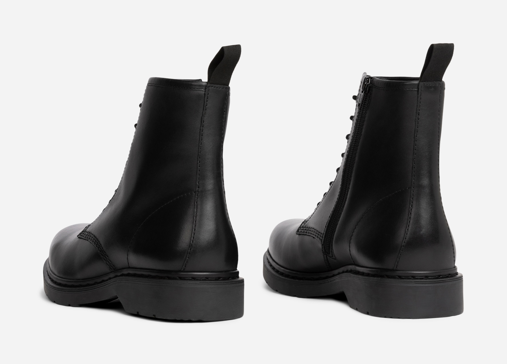 PACE, Boots Svarta