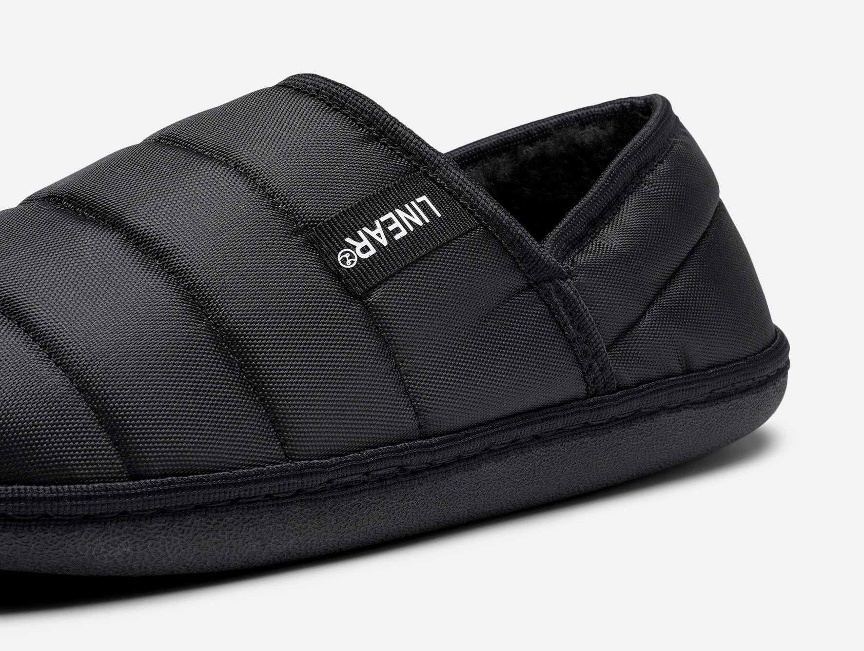 LINEAR, Tofflor Svarta