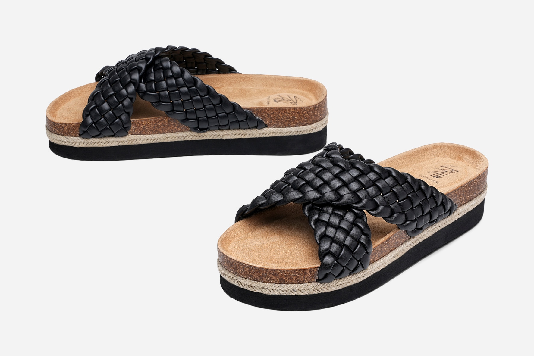 SO ALL, Sandaler med platåsula Svarta