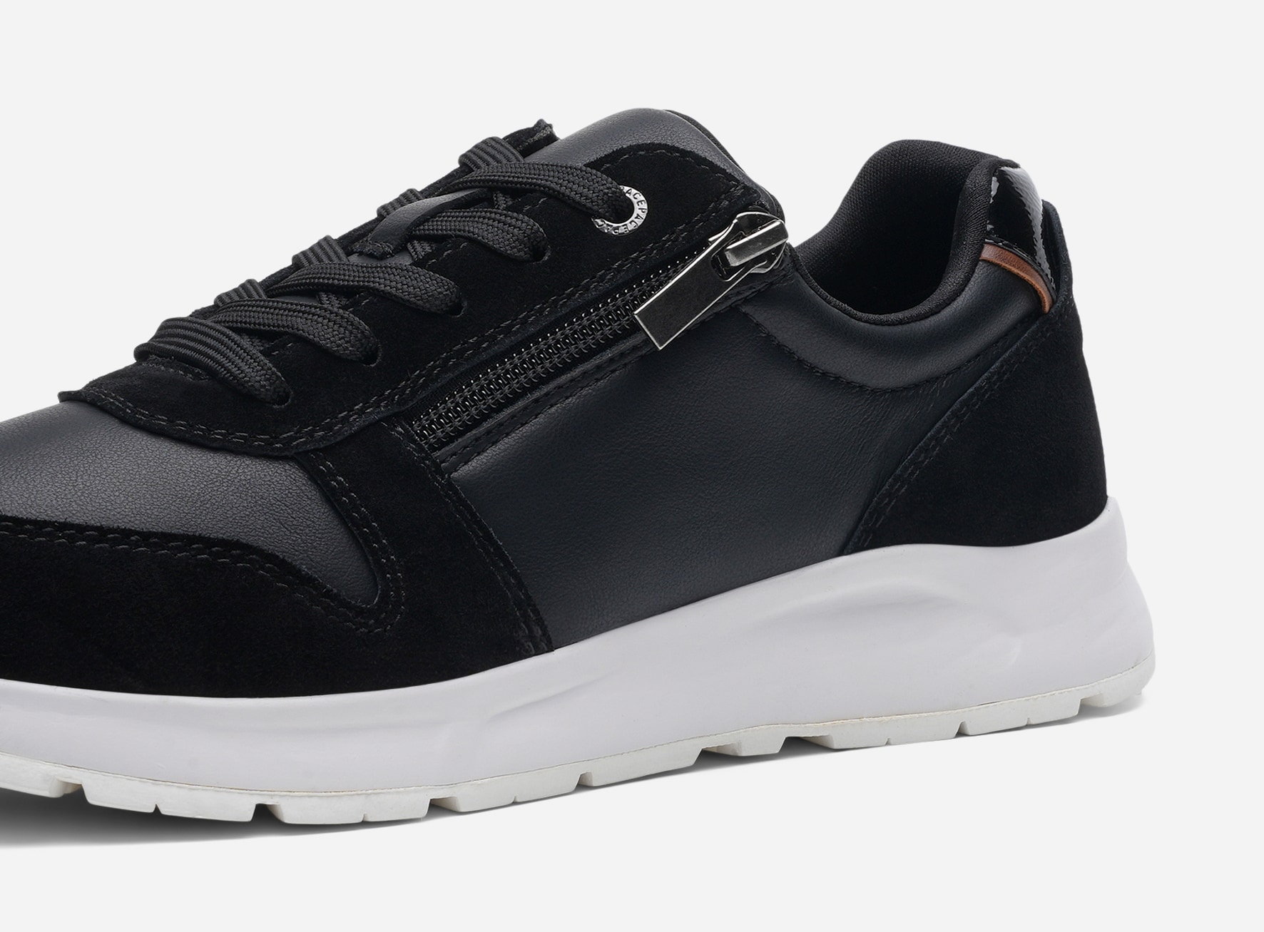 PACE, Sneakers Svarta