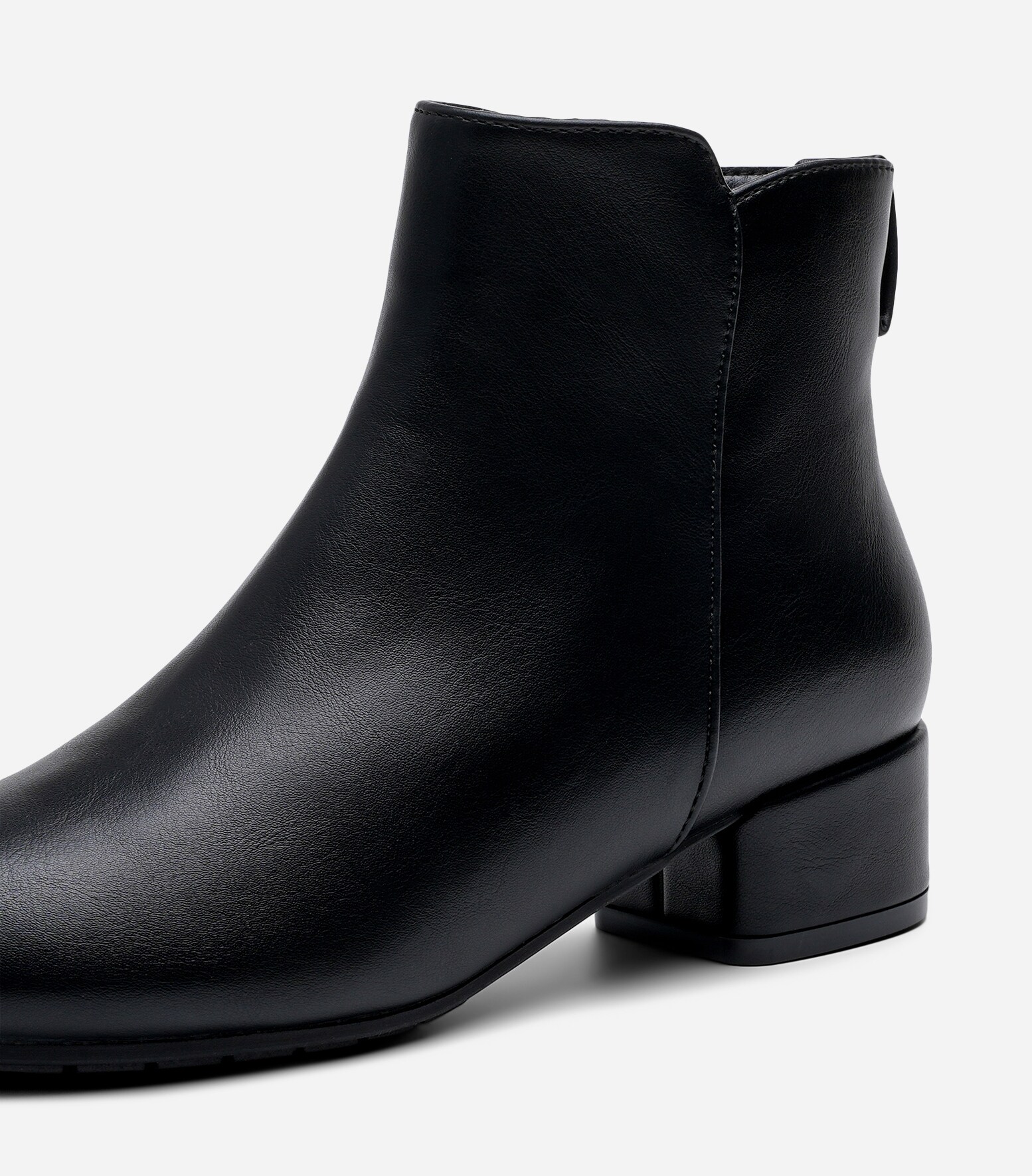 SO ALL, Boots Svarta