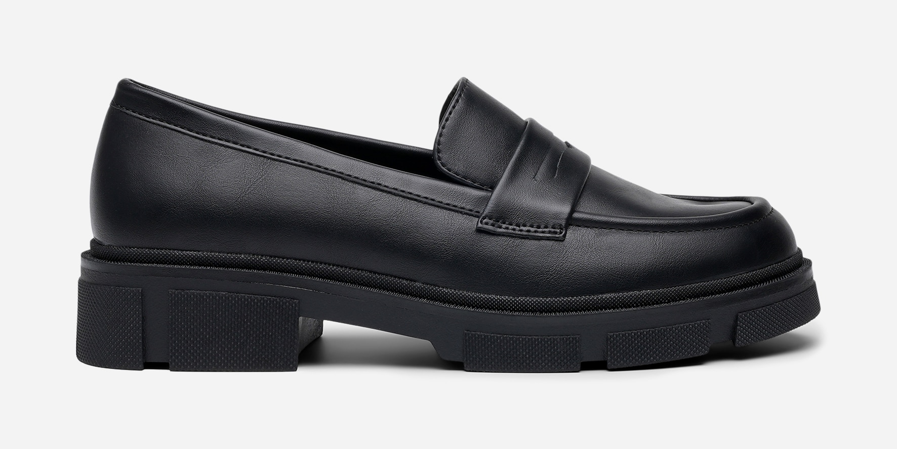 SO ALL, Loafers Svarta