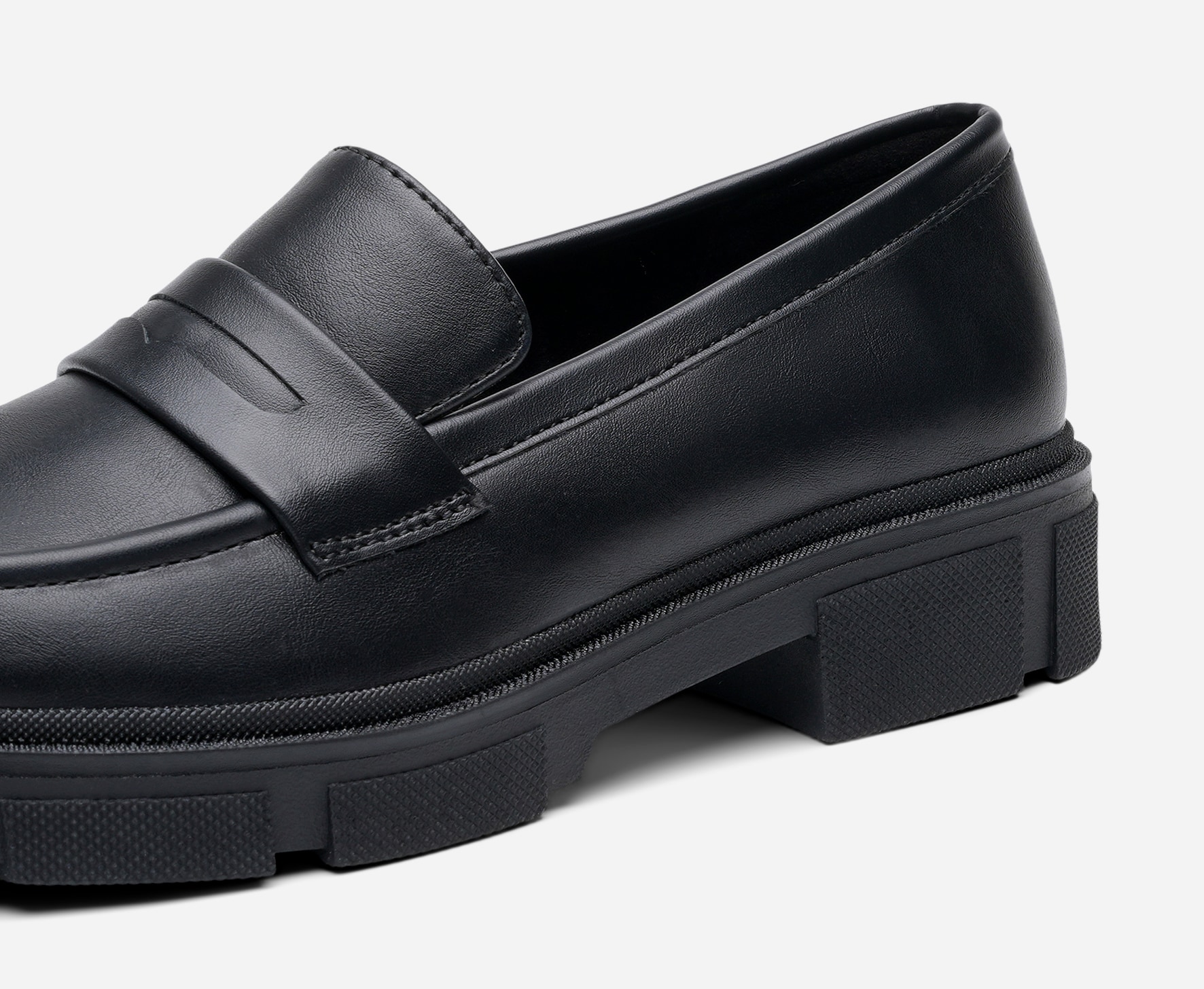 SO ALL, Loafers Svarta