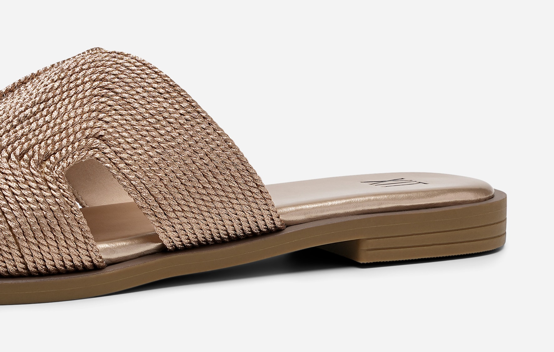 XIT, Sandaler Metallfärgade