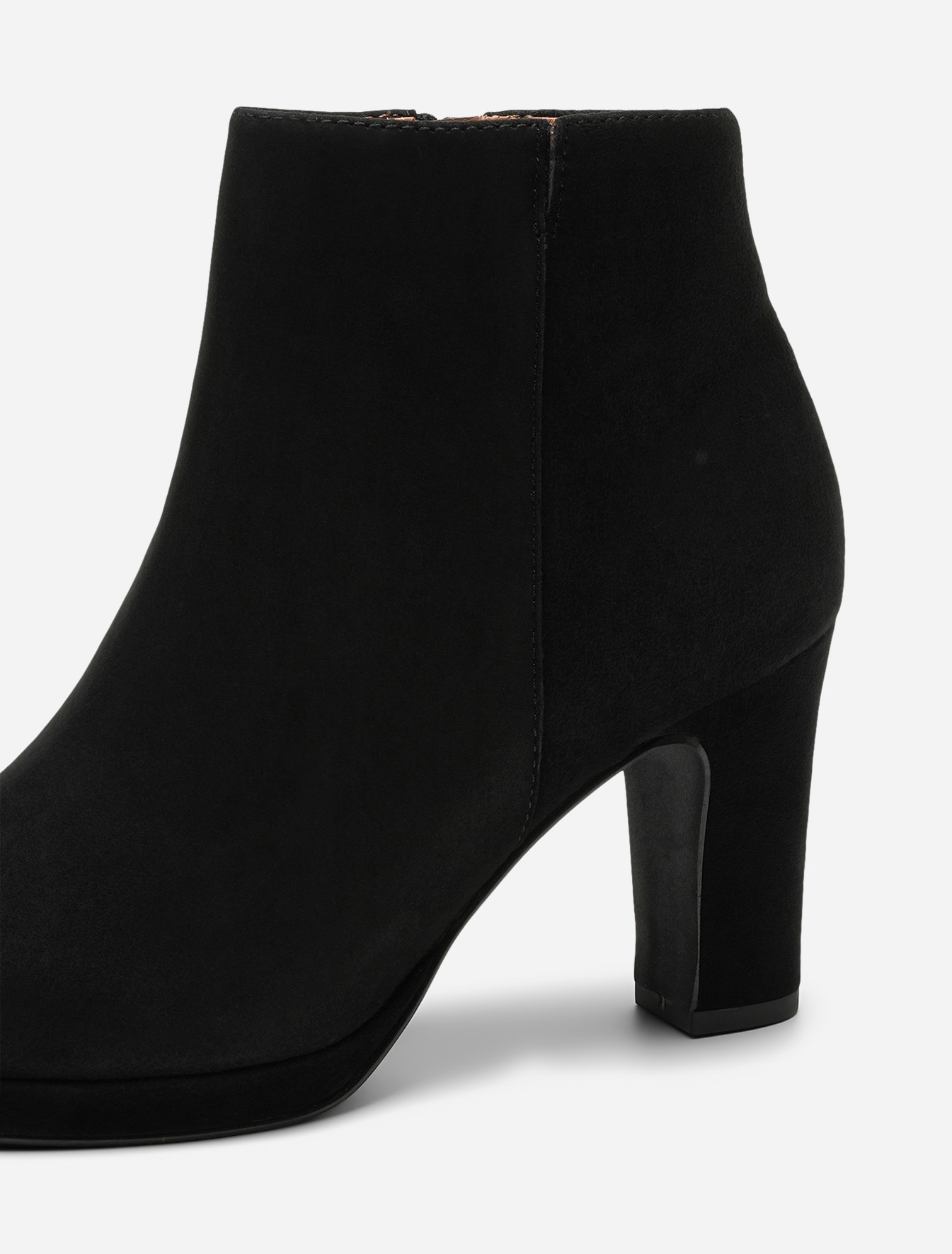PACE, Boots Svarta