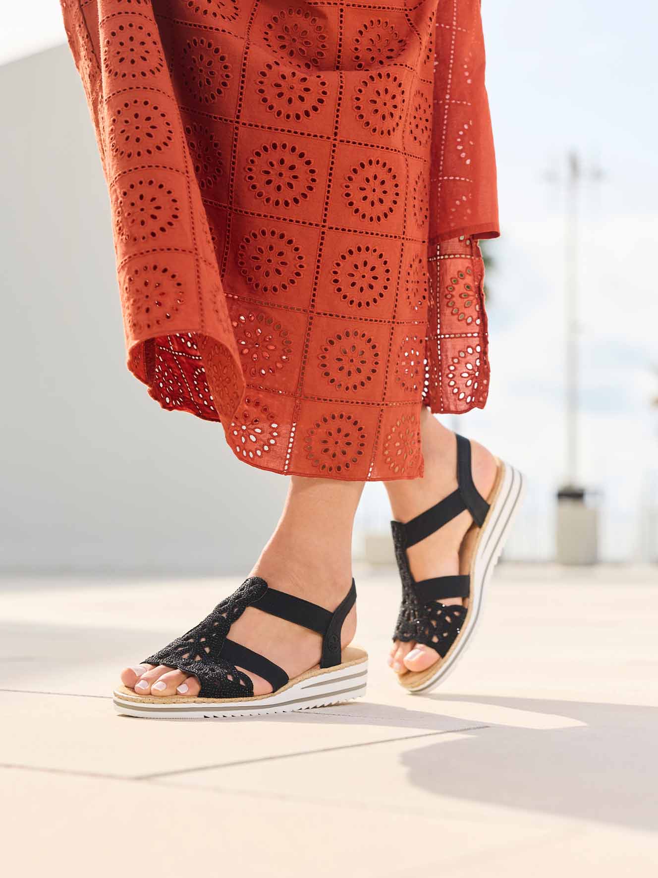 RIEKER, Sandaler med remmar Svarta