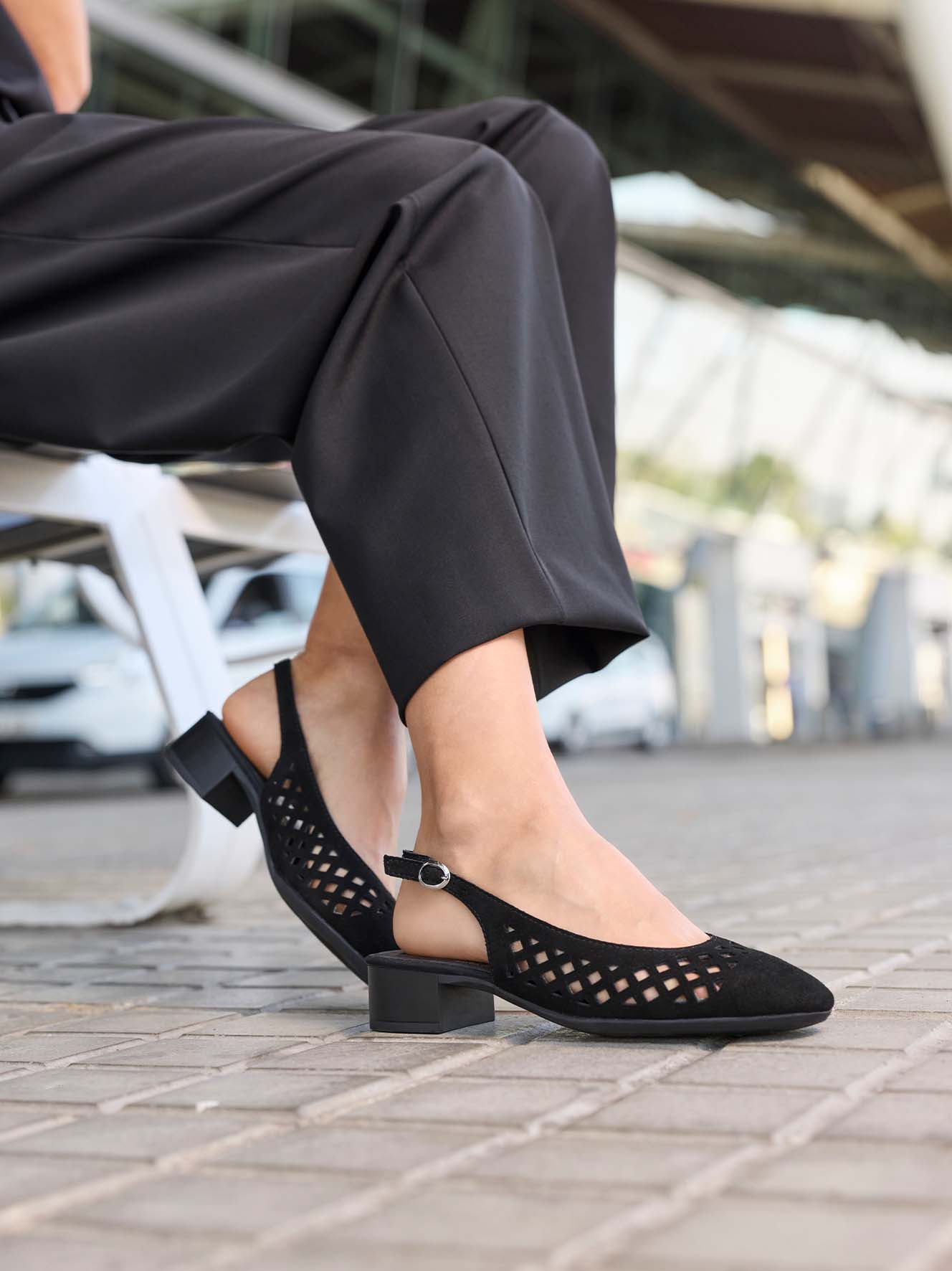 RIEKER, Pumps med slingback Svarta